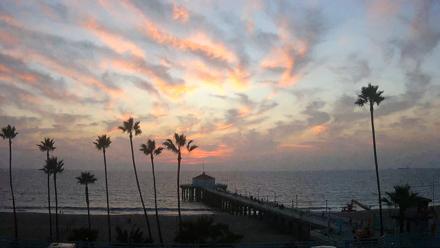 Manhattan Beach Pier Ultra HD Live Webcam - Nov 3, 2025, 5:04pm PST