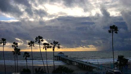 Manhattan Beach Pier Ultra HD Live Webcam - Feb 17, 2026, 4:51pm PST