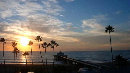 Manhattan Beach Pier Ultra HD Live Webcam - Dec 3, 2025, 4:24pm PST