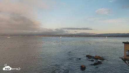 Monterey Cannery Row Live Webcam - Oct 1, 2026, 6:01pm PDT