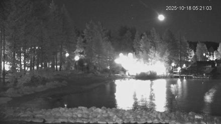Tahoe Vista Lake Tahoe Live Webcam - Oct 18, 2025, 5:22am PDT