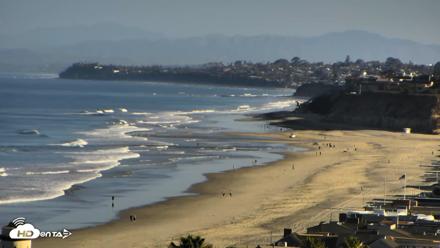 Del Mar Beach Overlook Roaming Live Webcam - May 6, 2026, 7:43am PDT