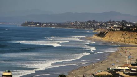 Del Mar Beach Overlook Roaming Live Webcam - Feb 4, 2026, 11:35am PST
