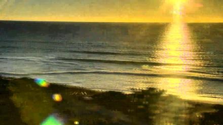 Del Mar Beach Overlook Roaming Live Webcam - Oct 15, 2025, 5:45pm PDT