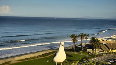Del Mar Beach Overlook Roaming Live Webcam - Nov 19, 2025, 7:52am PST