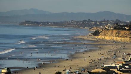 Del Mar Beach Overlook Roaming Live Webcam - Jan 17, 2026, 3:40pm PST