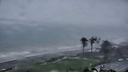 Del Mar Beach Overlook Roaming Live Webcam - Jan 1, 2026, 8:54am PST