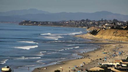 Del Mar Beach Overlook Roaming Live Webcam - Jan 19, 2026, 12:58pm PST