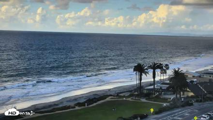 Del Mar Beach Overlook Roaming Live Webcam - Oct 22, 2026, 4:44pm PDT