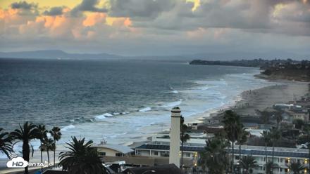 Del Mar Beach Overlook Roaming Live Webcam - Oct 22, 2026, 6:07pm PDT
