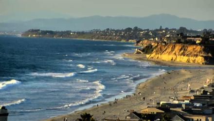 Del Mar Beach Overlook Roaming Live Webcam - Oct 15, 2025, 5:42pm PDT