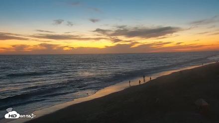 Carlsbad Beach Surf Live Webcam - Aug 17, 2026, 7:59pm PDT