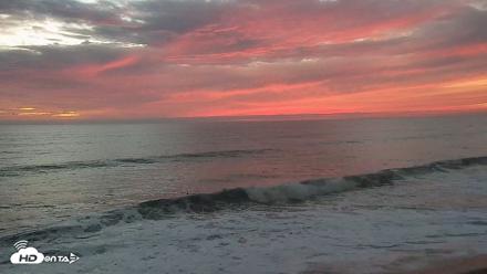 Carlsbad Beach Surf Live Webcam - Sep 26, 2026, 7:04pm PDT
