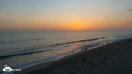 Carlsbad Beach Surf Live Webcam - Jul 17, 2026, 7:57pm PDT