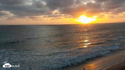 Carlsbad Beach Surf Live Webcam - Apr 29, 2026, 7:23pm PDT