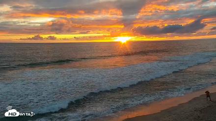 Carlsbad Beach Surf Live Webcam - Apr 12, 2026, 7:19pm PDT
