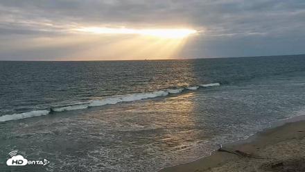 Carlsbad Beach Surf Live Webcam - May 3, 2026, 6:57pm PDT