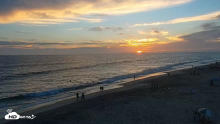 Carlsbad Beach Surf Live Webcam - Jul 4, 2026, 8:01pm PDT