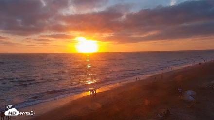 Carlsbad Beach Surf Live Webcam - Aug 16, 2026, 7:25pm PDT