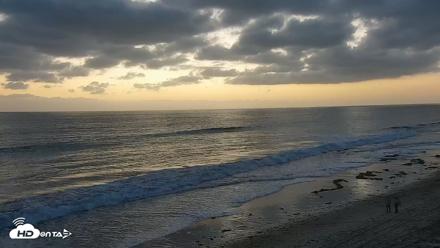 Carlsbad Beach Surf Live Webcam - Sep 15, 2026, 7:16pm PDT