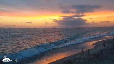 Carlsbad Beach Surf Live Webcam - Aug 10, 2026, 7:51pm PDT