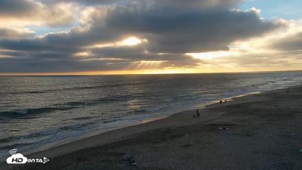 Carlsbad Beach Surf Live Webcam - Jul 5, 2026, 7:29pm PDT