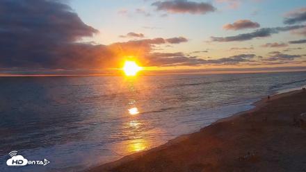 Carlsbad Beach Surf Live Webcam - Aug 14, 2026, 7:29pm PDT