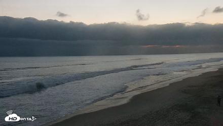 Carlsbad Beach Surf Live Webcam - Jun 7, 2026, 8:24pm PDT