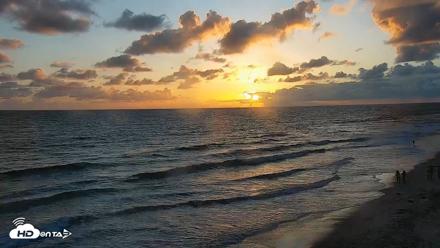 Carlsbad Beach Surf Live Webcam - May 27, 2026, 7:42pm PDT