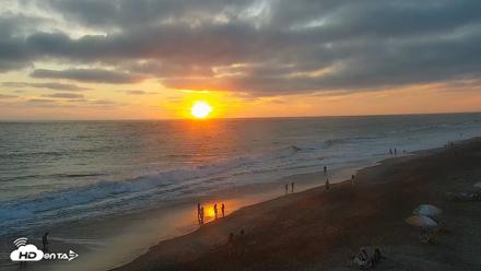 Carlsbad Beach Surf Live Webcam - Aug 16, 2026, 7:28pm PDT
