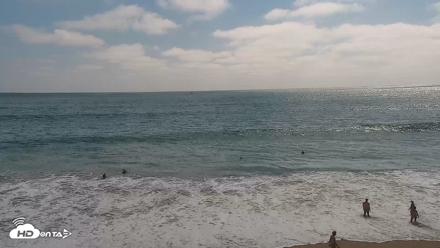 Carlsbad Beach Surf Live Webcam - Aug 12, 2026, 3:52pm PDT