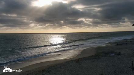 Carlsbad Beach Surf Live Webcam - Jun 30, 2026, 6:39pm PDT