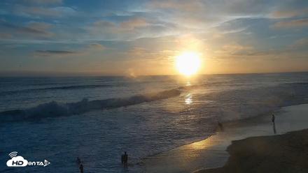 Carlsbad Beach Surf Live Webcam - Jun 11, 2026, 7:45pm PDT