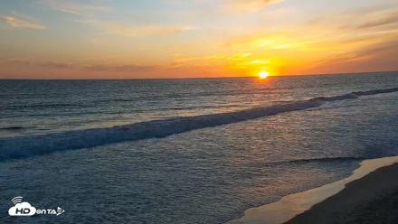 Carlsbad Beach Surf Live Webcam - Apr 23, 2026, 7:26pm PDT