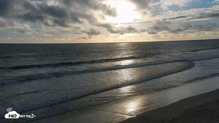 Carlsbad Beach Surf Live Webcam - Apr 21, 2026, 6:49pm PDT