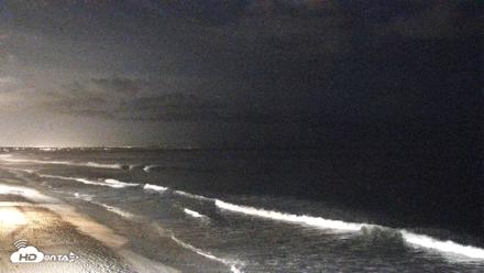 Carlsbad Beach Surf Live Webcam - Apr 24, 2026, 5:09am PDT