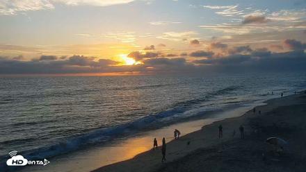 Carlsbad Beach Surf Live Webcam - Aug 12, 2026, 7:28pm PDT