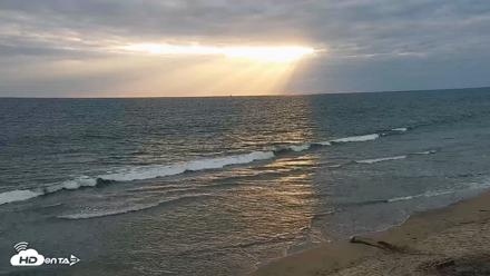 Carlsbad Beach Surf Live Webcam - May 3, 2026, 6:57pm PDT