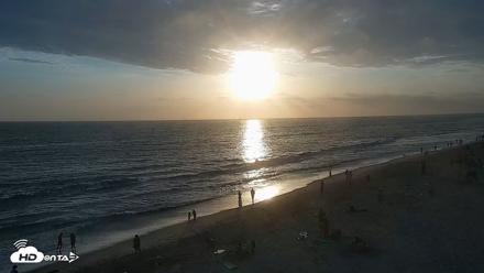 Carlsbad Beach Surf Live Webcam - Jul 18, 2026, 7:29pm PDT
