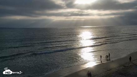 Carlsbad Beach Surf Live Webcam - May 9, 2026, 6:42pm PDT