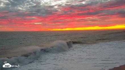Carlsbad Beach Surf Live Webcam - Sep 7, 2026, 7:18pm PDT