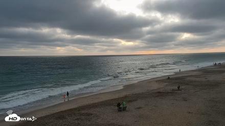 Carlsbad Beach Surf Live Webcam - Jul 5, 2026, 8:08pm PDT