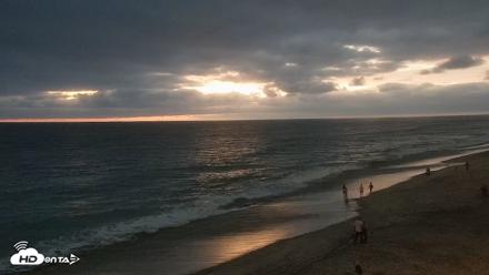 Carlsbad Beach Surf Live Webcam - Aug 12, 2026, 8:06pm PDT