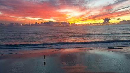 Carlsbad Beach Surf Live Webcam - Jan 5, 2026, 5:11pm PST