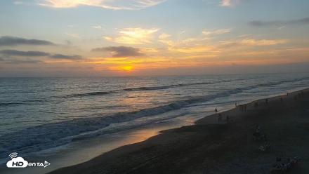 Carlsbad Beach Surf Live Webcam - Aug 18, 2026, 7:30pm PDT