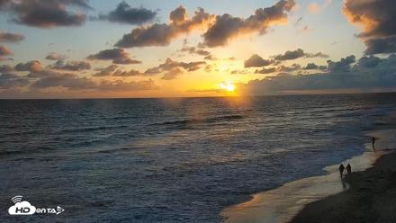 Carlsbad Beach Surf Live Webcam - May 27, 2026, 7:43pm PDT