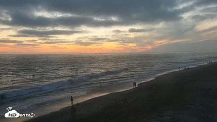 Carlsbad Beach Surf Live Webcam - Aug 16, 2026, 7:45pm PDT