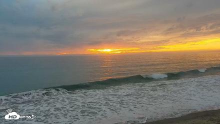 Carlsbad Beach Surf Live Webcam - Sep 27, 2026, 6:23pm PDT