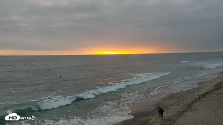 Carlsbad Beach Surf Live Webcam - May 12, 2026, 7:24pm PDT
