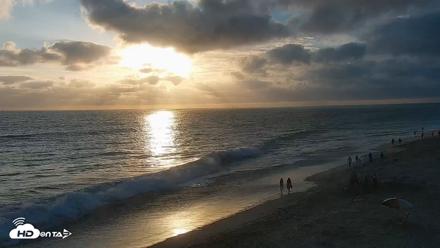 Carlsbad Beach Surf Live Webcam - Aug 12, 2026, 7:00pm PDT
